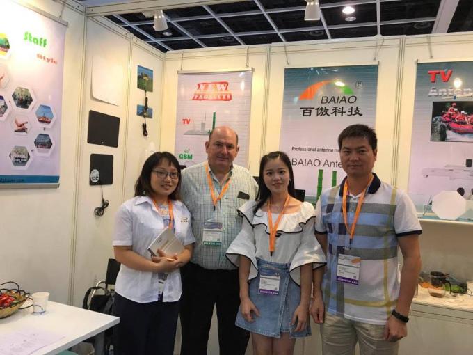 Telescopic 5 - 28dBi Car TV WiFi Antenna With Sucking Disc 13